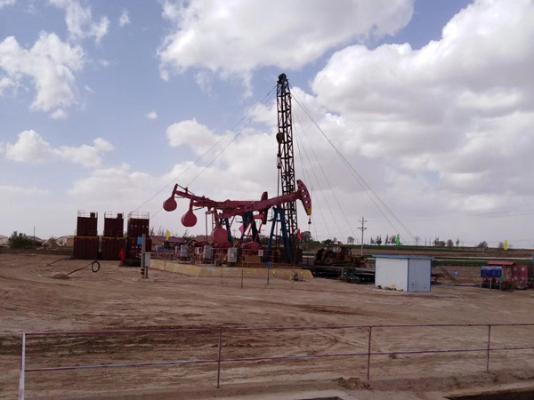 長慶油田自懸浮支撐劑施工現場